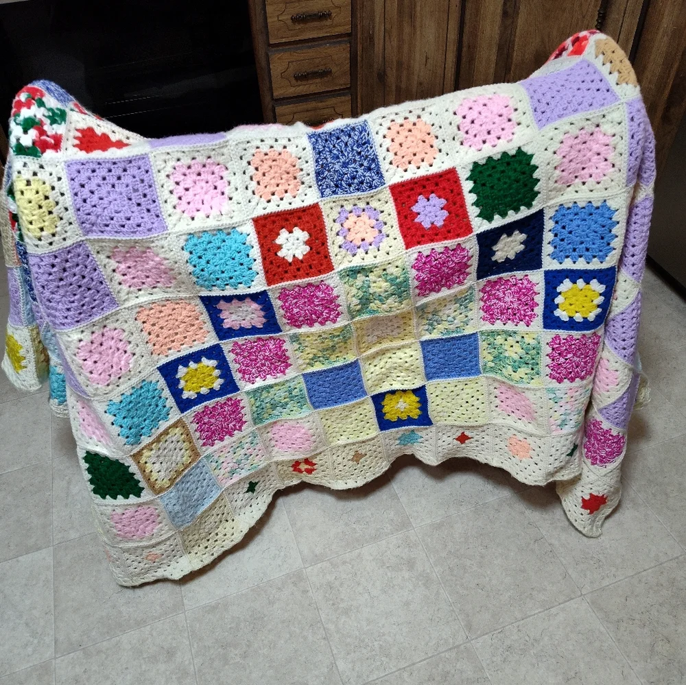 Handmade Crochet Throw Grannycore Squares 68